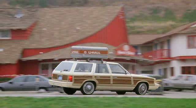 Chrysler LeBaron Town & Country