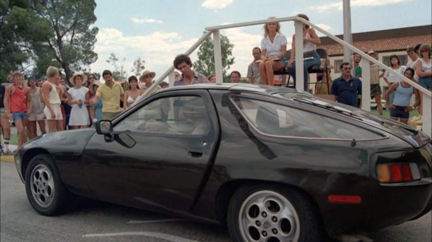 Porsche 928