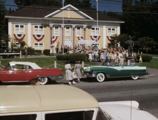 Ford Fairlane Sunliner