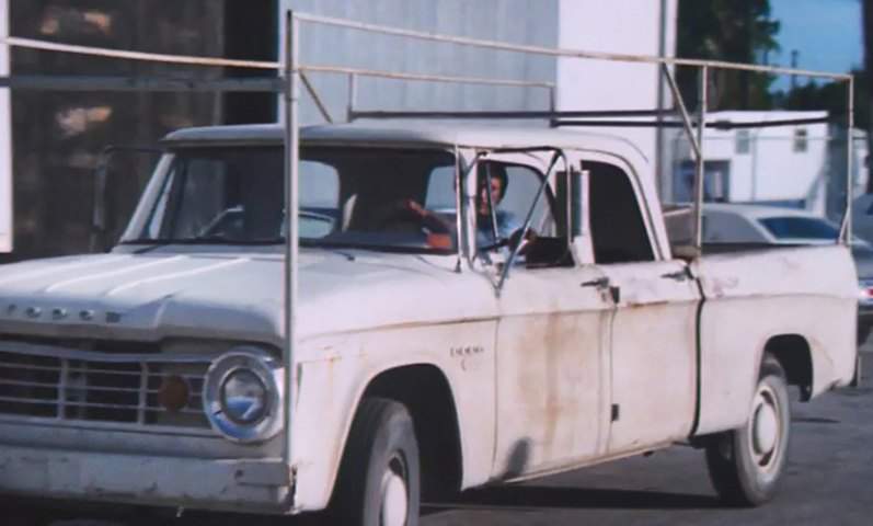 Dodge D-200