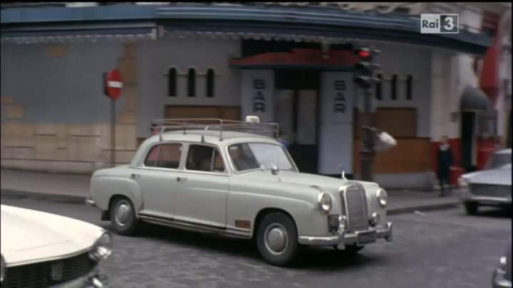 Mercedes-Benz 220