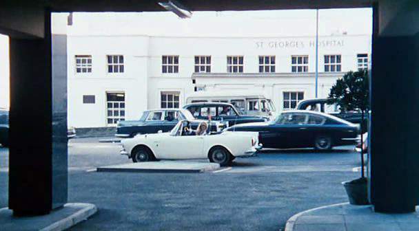 Aston Martin DB6 MkI