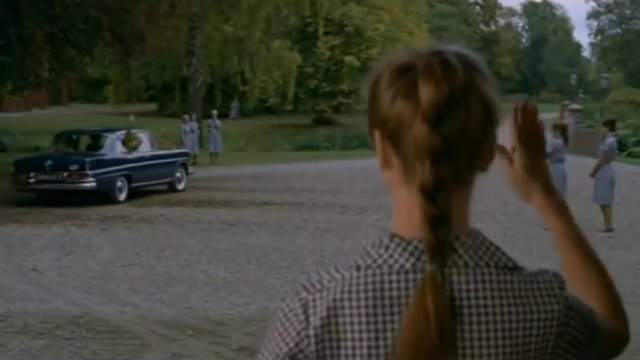 Mercedes-Benz 220 S