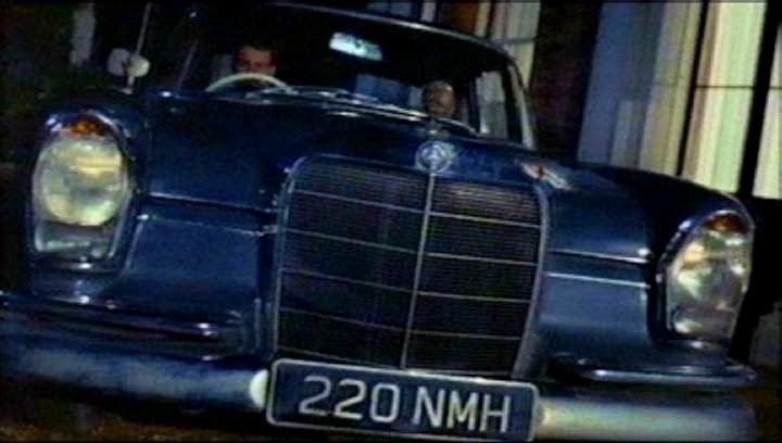 Mercedes-Benz 220 S
