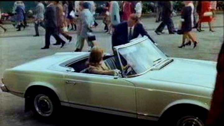 Mercedes-Benz 230 SL