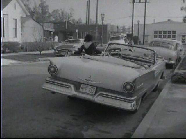 Ford Fairlane 500 Sunliner