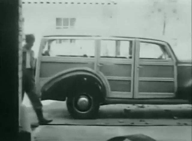 Ford V8 De Luxe Station Wagon