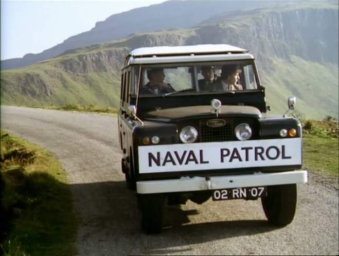 Land-Rover 109'' Series IIa Station Wagon