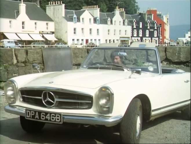 Mercedes-Benz 230 SL