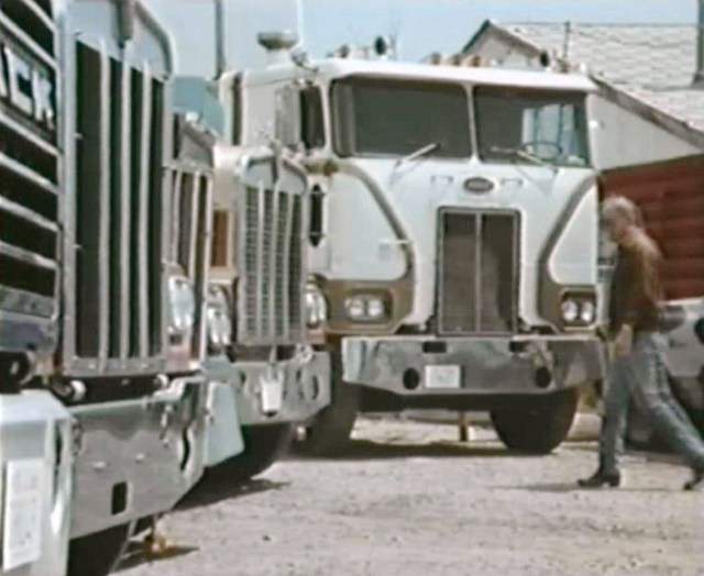 Peterbilt 352