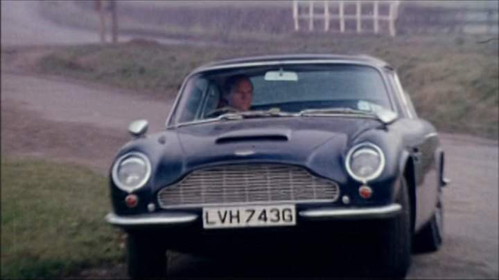 Aston Martin DB6 MkII