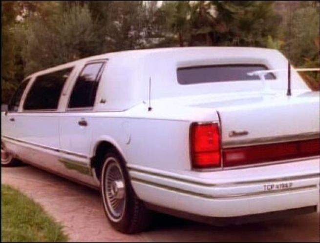 Lincoln Town Car Stretched Limousine