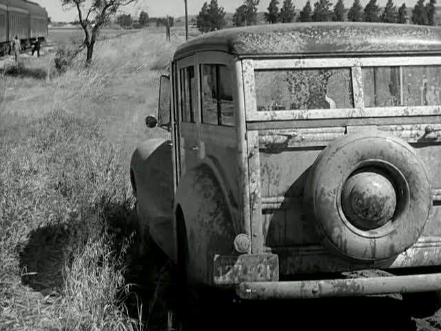 Ford V8 De Luxe Station Wagon