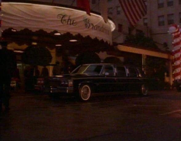 Cadillac Sedan DeVille Stretched Limousine