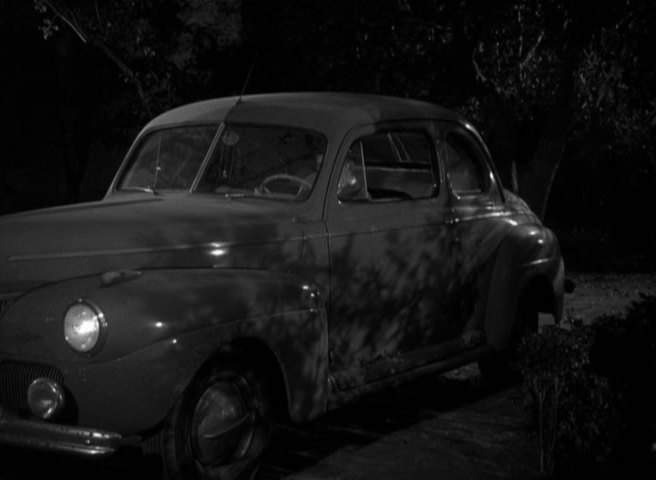 Ford De Luxe