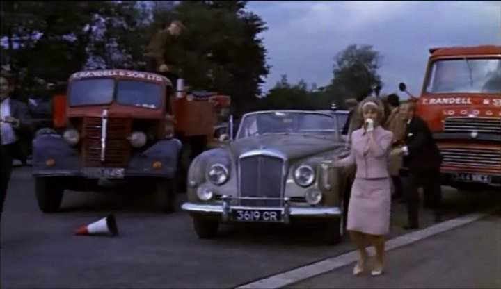Bedford-Scammell OSS