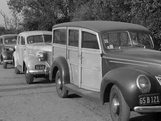 Ford V8 De Luxe Station Wagon