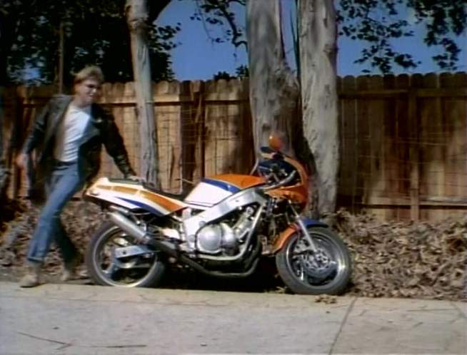 Yamaha FZR 600