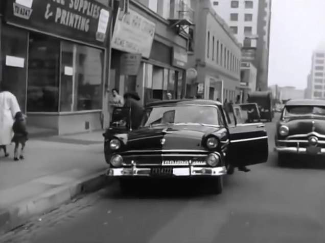 Ford Custom De Luxe