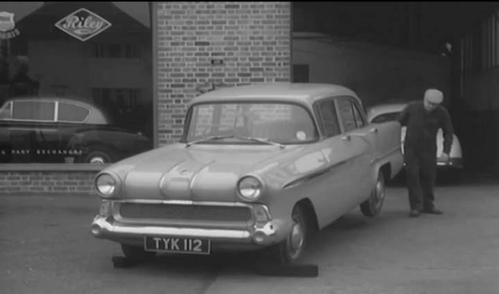 Vauxhall Victor Series 1