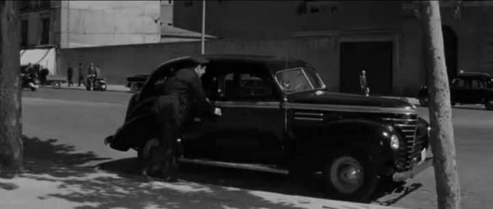 Plymouth De Luxe