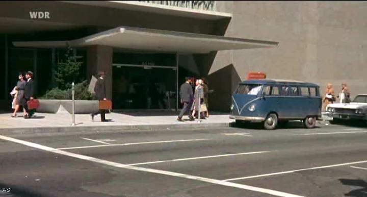 Volkswagen Micro Bus De Luxe T1