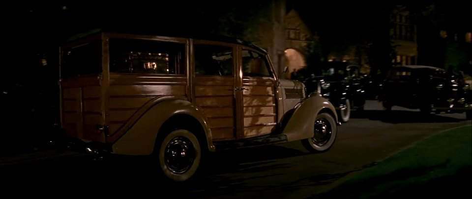 Ford V8 De Luxe Station Wagon