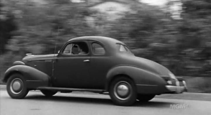 1937 Pontiac De Luxe Eight in The Second Face