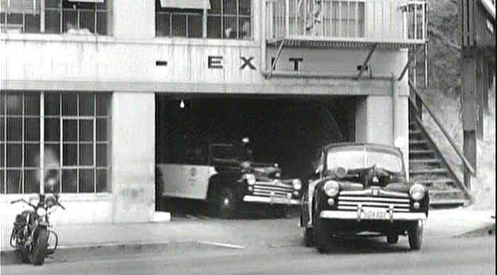 Ford Super De Luxe