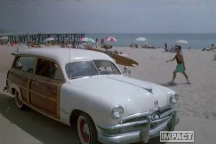 Ford Custom De Luxe Station Wagon