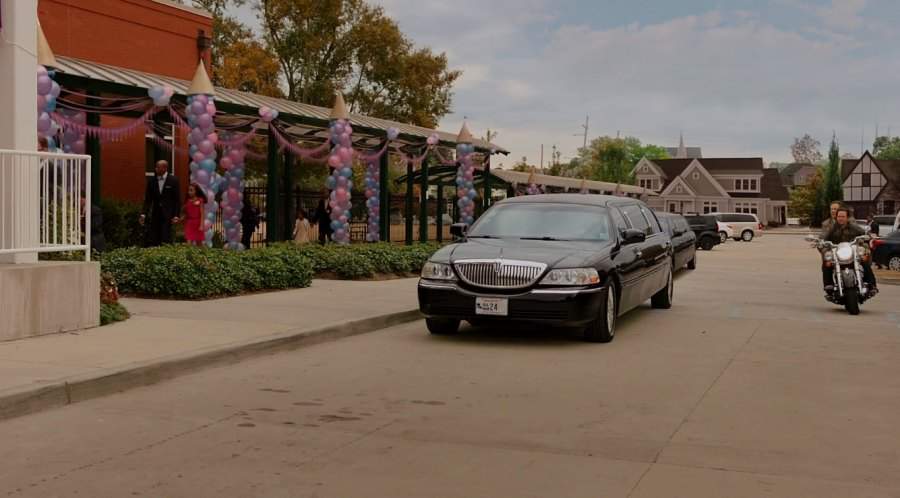 Lincoln Town Car Stretched Limousine