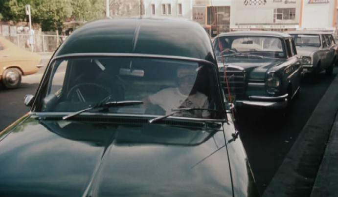 Mercedes-Benz 220 S