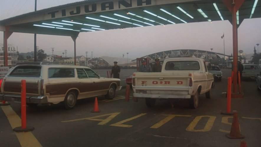 Ford LTD Country Squire
