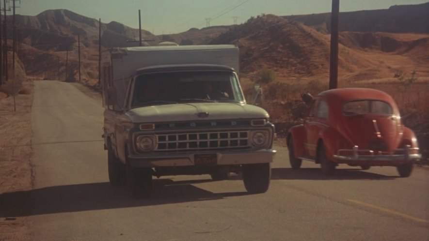 Volkswagen De Luxe Sedan