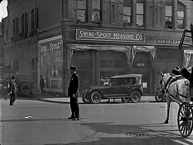 1921 Buick in Cops