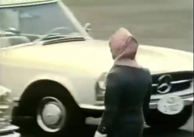 Mercedes-Benz 230 SL