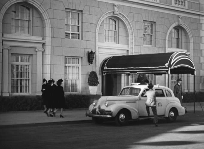 1939 Buick Special in Mr. & Mrs. Smith