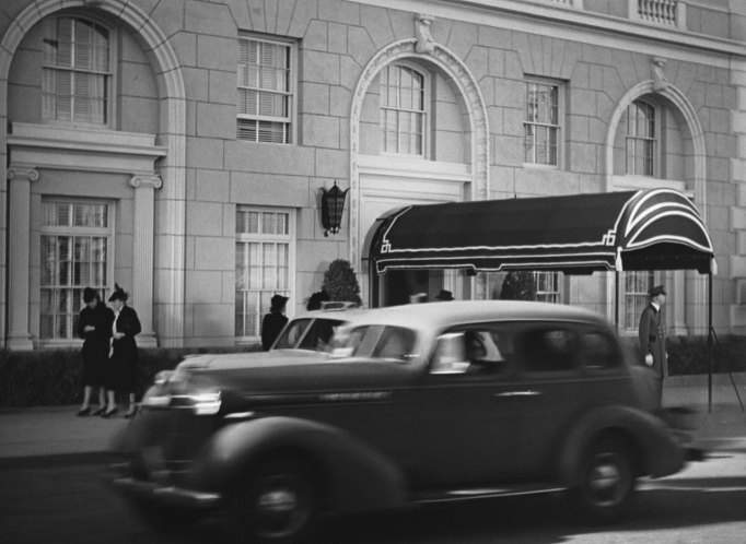 1936 Oldsmobile Eight in Mr. & Mrs. Smith