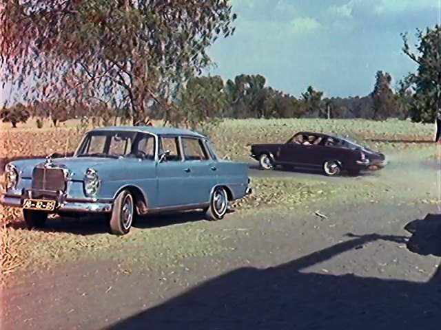 Mercedes-Benz 220