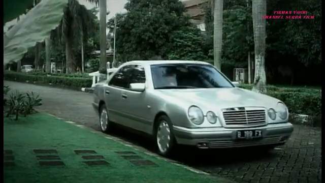 Mercedes-Benz E 320