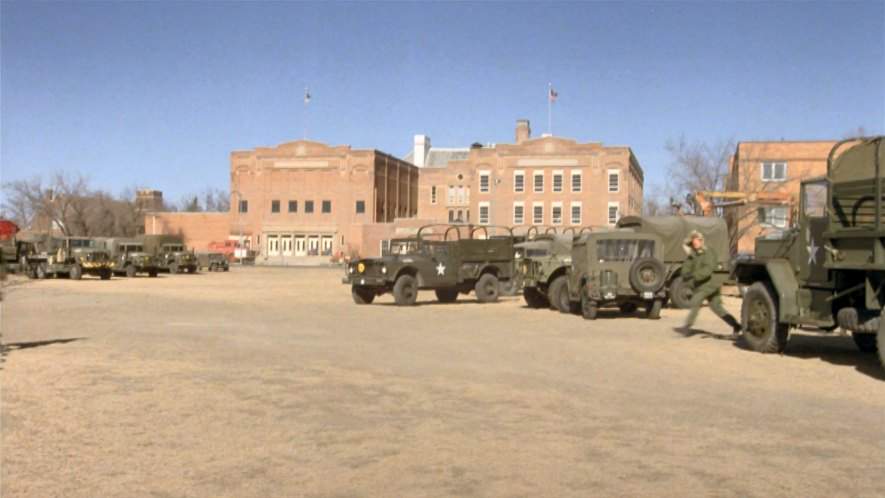 Jeep M-715