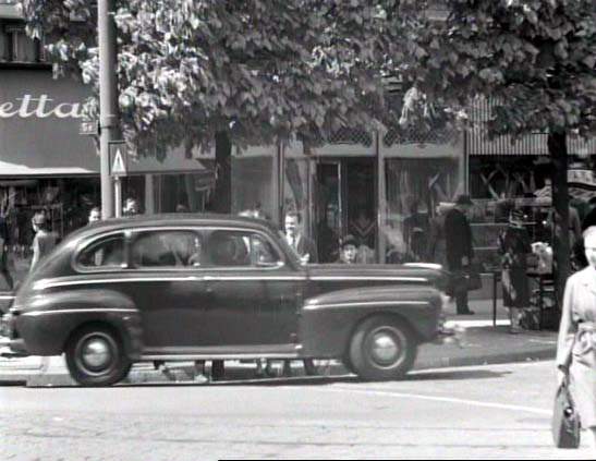 Ford Super De Luxe