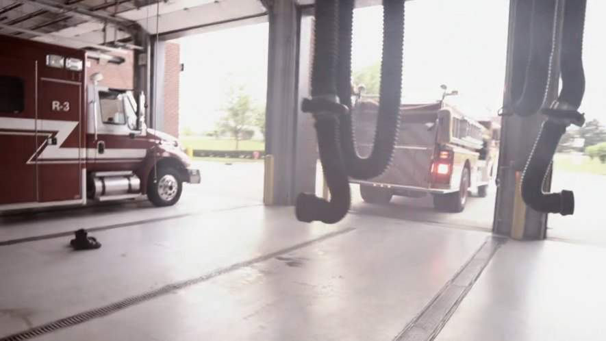 International 4300 LP