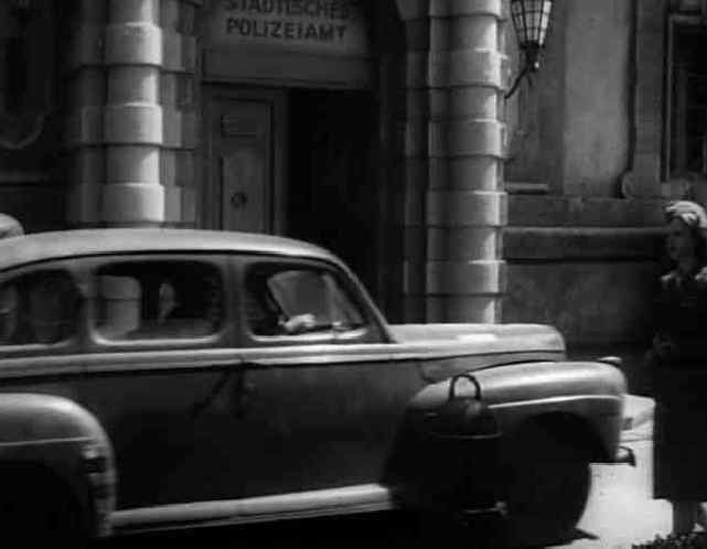 Ford De Luxe