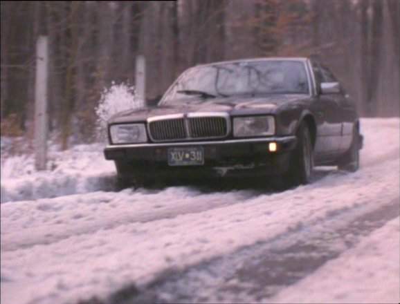 1990 Jaguar Sovereign XJ40 in Hideous!