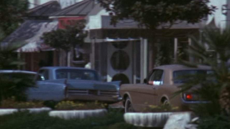 Cadillac Sedan DeVille