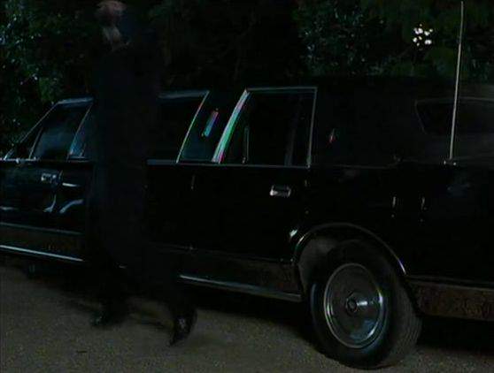 Lincoln Town Car Stretched Limousine