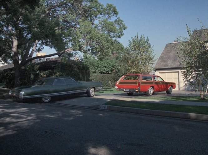 Chrysler New Yorker Brougham