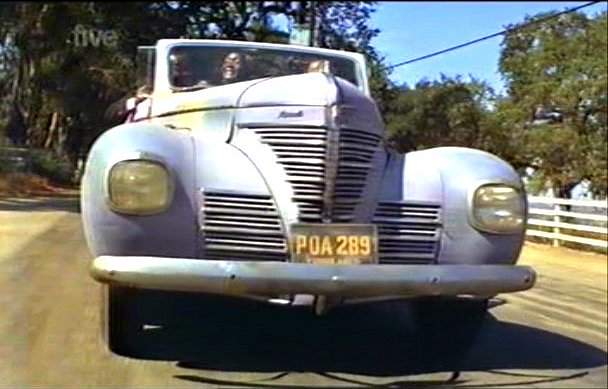 Plymouth De Luxe