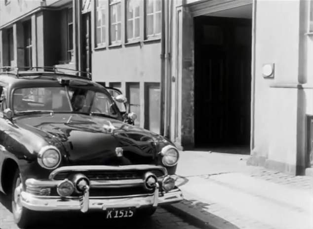Ford De Luxe